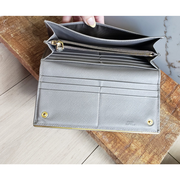 Prada Grey Saffiano Leather Continental Wallet Flap Bifold Gold Logo Long Italy - Picture 13 of 15